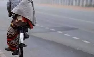जौनपुर में हौसला बुलंद बाइक सवार बदमाश दो लाख 20 हजार लूट कर फरार जौनपुर में हौसला बुलंद बाइक सवार बदमाश दो लाख 20 हजार लूट कर फरार