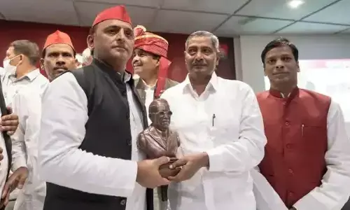 हरेंद्र मलिक 20 साल बाद सपा में शामिल, जानिए क्या बोले अखिलेश यादव हरेंद्र मलिक 20 साल बाद सपा में शामिल, जानिए क्या बोले अखिलेश यादव