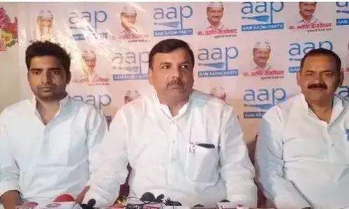 आप राज्यसभा सांसद संजय सिंह ने मोदी और योगी पर कसा तंज