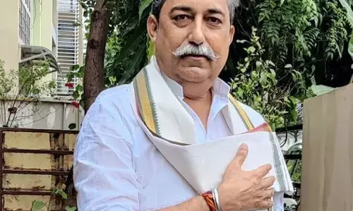 पत्रकार डॉ राकेश पाठक को अवैध हिरासत में रखने पर NHRC का गुजरात पुलिस को नोटिस