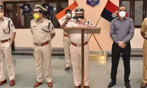 बिहार: राष्ट्रीय एकता दिवस पर डीजीपी ने दिलायी शपथ बिहार: राष्ट्रीय एकता दिवस पर डीजीपी ने दिलायी शपथ