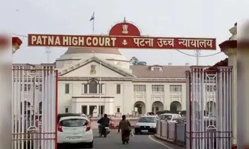 पटना हाईकोर्ट ने सड़क निर्माण के लिए दो हजार पेड़ों की कटाई पर लगाई रोक, केंद्र से मांगा जवाब!