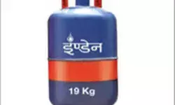एलपीजी दाम :दिल्ली में कमर्शियल सिलेंडर की कीमत 2,000 रुपये के पार एलपीजी दाम :दिल्ली में कमर्शियल सिलेंडर की कीमत 2,000 रुपये के पार