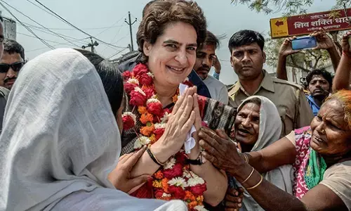लड़ती दिख रही कांग्रेस ने मोदी की कम विपक्ष की नींद ज्यादा उड़ाई लड़ती दिख रही कांग्रेस ने मोदी की कम विपक्ष की नींद ज्यादा उड़ाई