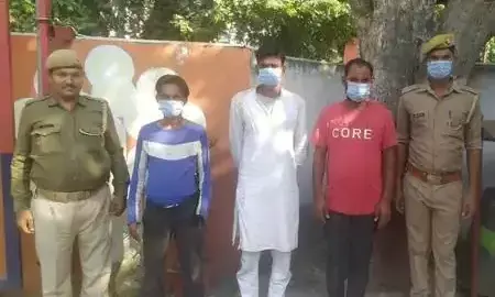 सुतली बम फेकने वाले तीन आरोपी गिरफ्तार सुतली बम फेकने वाले तीन आरोपी गिरफ्तार