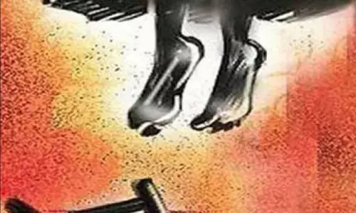 बॉयफ्रेंड की ने अपने ही गर्लफ्रेंड को दी ऐसी धमकी, घबरा कर कर ली खुदकुशी, जानें फिर पूरा मामला