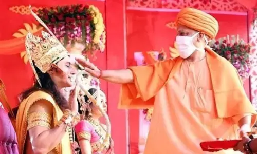 अयोध्या में दीपोत्सव LIVE: पुष्पक विमान से पहुंचे भगवान राम, मां सीता और लक्ष्मण; CM योगी ने उतारी आरती