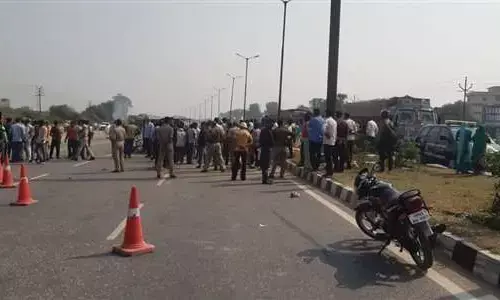वाराणसी: ट्रक और पिकअप की टक्कर में चार मजदूरों की मौत, एक दर्जन घायल वाराणसी: ट्रक और पिकअप की टक्कर में चार मजदूरों की मौत, एक दर्जन घायल