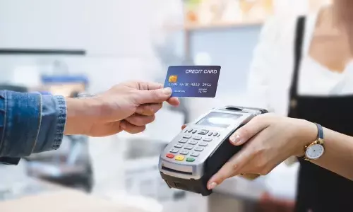 क्या आप Credit Card से धड़ाधड़ कर रहे हैं शॉपिंग? सावधान  रहें, इन 10 बातों का रखें ध्यान