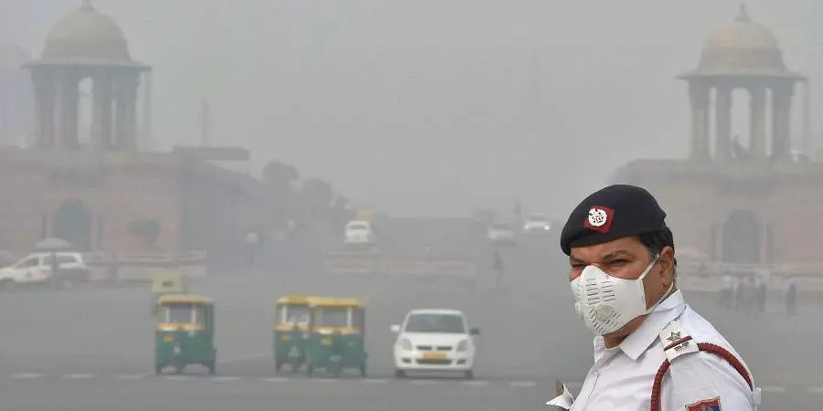 दिवाली के दिन दिल्ली की हवा बेहद खराब, हालात और बिगड़ने की आशंका
