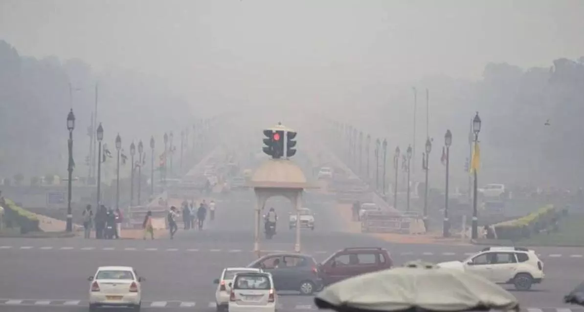 Delhi Air Pollution: दिल्ली में पटाखों पर बैन के बावजूद जमकर हुई आतिशबाजी, गंभीर श्रेणी में पहुंची वायु गुणवत्ता