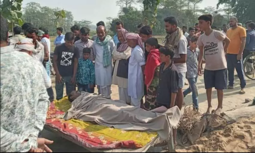 थम नहीं रहा है जहरीली शराब से मौत का सिलसिला थम नहीं रहा है जहरीली शराब से मौत का सिलसिला
