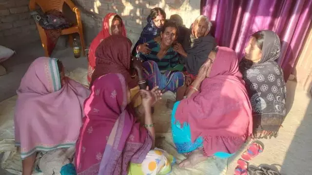 रहस्यमयी बीमारी या शराब है वजह? एक ही गांव में अचानक चार लोगों की मौत से मचा हड़कंप रहस्यमयी बीमारी या शराब है वजह? एक ही गांव में अचानक चार लोगों की मौत से मचा हड़कंप