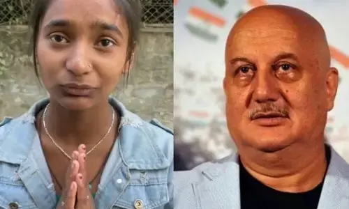 मंदिर के बाहर भीख मांगने वाली लडकी का ये वीडियो 4 दिन 2 करोड़ लोंगों ने देखा, और कही ये बड़ी बात मंदिर के बाहर भीख मांगने वाली लडकी का ये वीडियो 4 दिन 2 करोड़ लोंगों ने देखा, और कही ये बड़ी बात