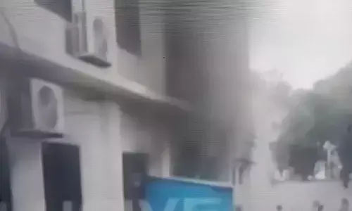 Ahmednagar civil hospital: अहमदनगर सिविल अस्पताल में लगी भीषण आग, 5 की मौत Ahmednagar civil hospital: अहमदनगर सिविल अस्पताल में लगी भीषण आग, 5 की मौत