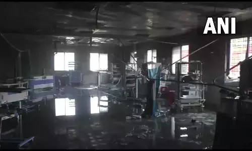 अहमदनगर जिला अस्पताल के ICU वार्ड में लगी भीषण आग, 10 मरीजों की मौत अहमदनगर जिला अस्पताल के ICU वार्ड में लगी भीषण आग, 10 मरीजों की मौत