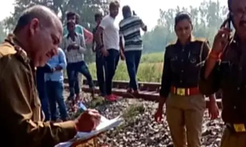 दर्दनाक एक्सीडेंट: ट्रेन से कटकर दो बच्चों समेत एक ही परिवार के चार लोगों की मौत दर्दनाक एक्सीडेंट: ट्रेन से कटकर दो बच्चों समेत एक ही परिवार के चार लोगों की मौत