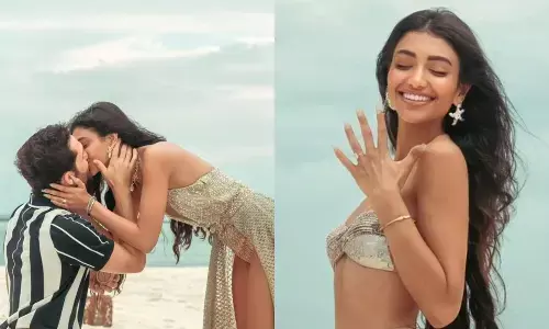 PHOTOS : अलाना पांडे ने समंदर किनारे बॉयफ्रेंड संग की सगाई, बॉयफ्रेंड संग दिए रोमांटिक प्रपोजल PHOTOS : अलाना पांडे ने समंदर किनारे बॉयफ्रेंड संग की सगाई, बॉयफ्रेंड संग दिए रोमांटिक प्रपोजल