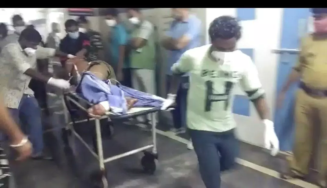 बड़ी खबर : सुकमा में CRPF कैंप में जवान ने साथियों पर एके-47 से बरसाईं गोलियां, चार की मौत, तीन घायल बड़ी खबर : सुकमा में CRPF कैंप में जवान ने साथियों पर एके-47 से बरसाईं गोलियां, चार की मौत, तीन घायल