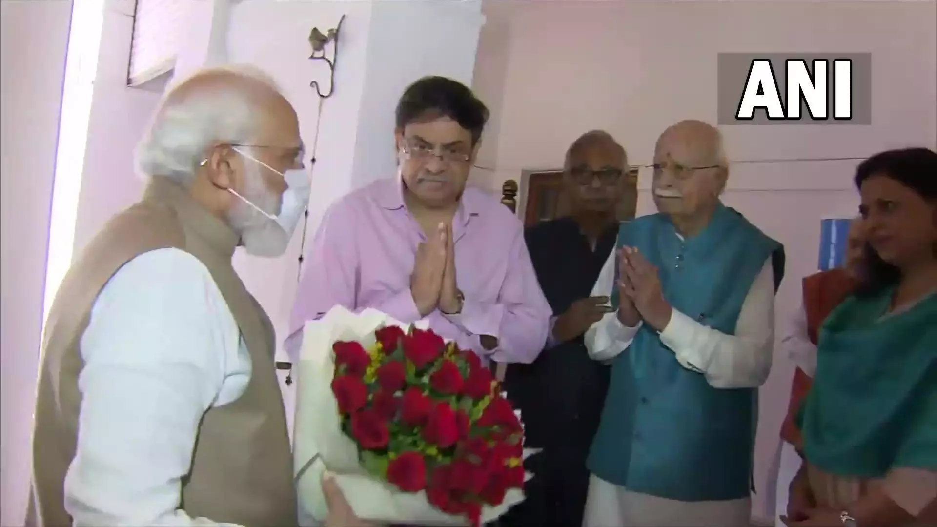 Lal Krishna Advani Birthday: लालकृष्ण आडवाणी को जन्मदिन की बधाई देने उनके घर पहुंचे पीएम मोदी और गृह मंत्री अमित शाह