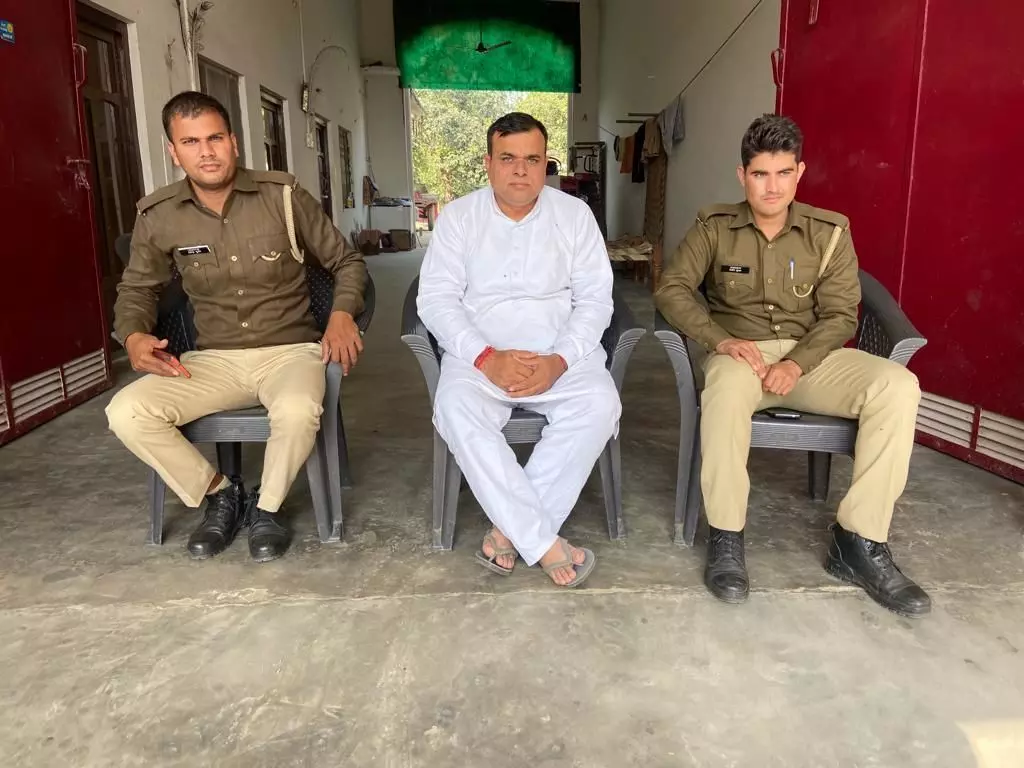 किसान नेता नजरबंद कैराना में मुख्यमंत्री का दौरा किसान नेता नजरबंद कैराना में मुख्यमंत्री का दौरा