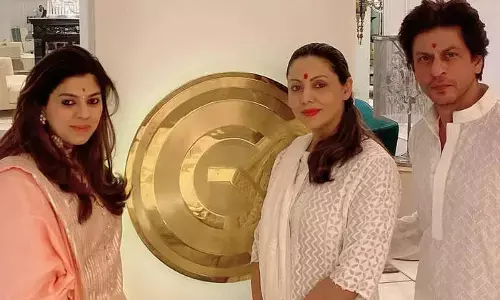 शाहरुख खान की मैनेजर पूजा डडलानी को मुंबई पुलिस का समन, जानें- पूरा मामला