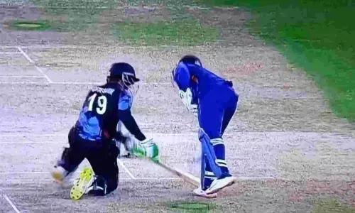 देखें Video नामीबियाई बल्लेबाज के सामने ऋषभ पंत ने किया कुछ ऐसा काम, सब रह गए हैरान देखें Video नामीबियाई बल्लेबाज के सामने ऋषभ पंत ने किया कुछ ऐसा काम, सब रह गए हैरान