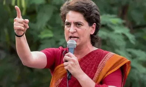 प्रियंका गांधी का एलान- यूपी में कांग्रेस की सरकार बनी तो किसानों का पूरा कर्ज होगा माफ प्रियंका गांधी का एलान- यूपी में कांग्रेस की सरकार बनी तो किसानों का पूरा कर्ज होगा माफ