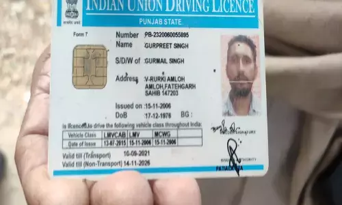 सिंघु बॉर्डर पर हुई किसान की मौत, फांसी के फंदे से लटका मिला शव, इन एंगलों पर जांच कर रही पुलिस सिंघु बॉर्डर पर हुई किसान की मौत, फांसी के फंदे से लटका मिला शव, इन एंगलों पर जांच कर रही पुलिस