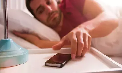 अपने फोन पर ये 5 काम करने से हमेशा बचें, नही तो फट सकता है, जानें कैसे रहें सुरक्षित अपने फोन पर ये 5 काम करने से हमेशा बचें, नही तो फट सकता है, जानें कैसे रहें सुरक्षित