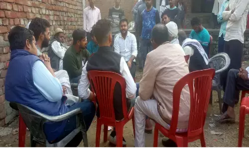 कासगंज अल्ताफ के घर पहुंचे रालोद नेता राजा भईया और परचम पार्टी ने नेता नाजिम अली