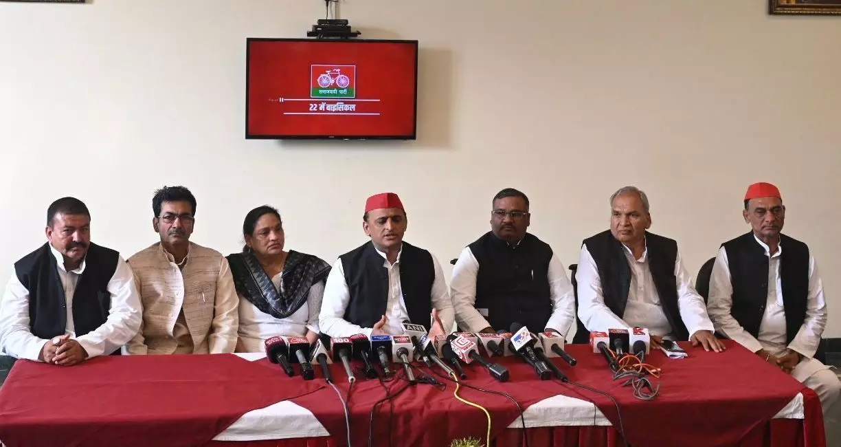 शाह के JAM में जनधन, आधार और मोबाइल, अखिलेश यादव ने किया पलटवार, समझाया दूसरा मतलब शाह के JAM में जनधन, आधार और मोबाइल, अखिलेश यादव ने किया पलटवार, समझाया दूसरा मतलब