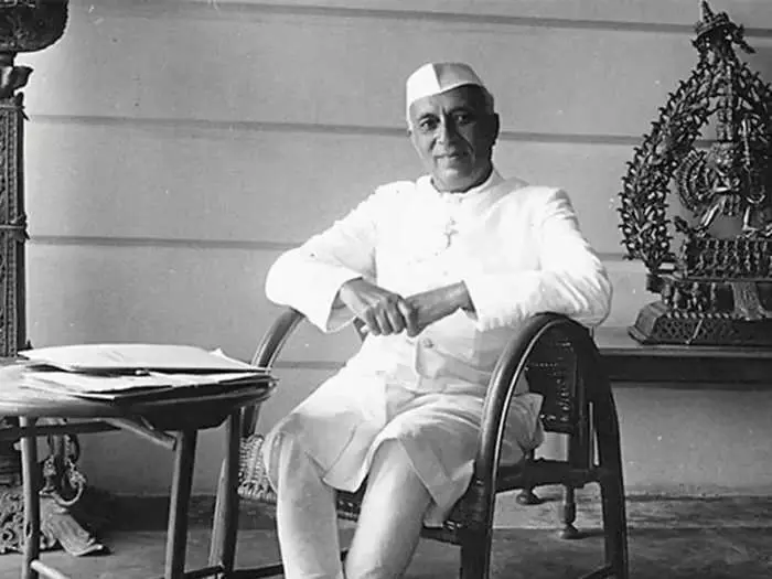 राज्यपाल और मुख्यमंत्री ने पं नेहरू को दी श्रद्धांजलि राज्यपाल और मुख्यमंत्री ने पं नेहरू को दी श्रद्धांजलि
