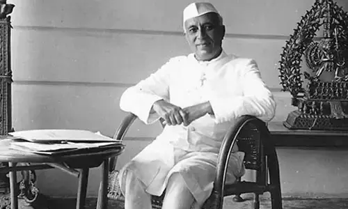 राज्यपाल और मुख्यमंत्री ने पं नेहरू को दी श्रद्धांजलि राज्यपाल और मुख्यमंत्री ने पं नेहरू को दी श्रद्धांजलि