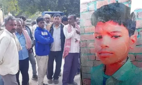 घर का अकेला चिराग 14 वर्षीय सोनू पशुओं को बचाने में जिंदा जला घर का अकेला चिराग 14 वर्षीय सोनू पशुओं को बचाने में जिंदा जला