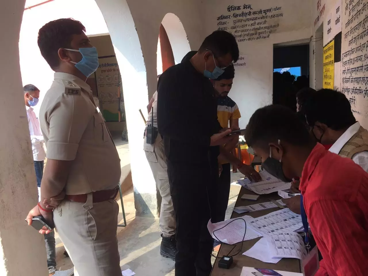 जमालपुर के 10 पंचायतों में कड़ी सुरक्षा के बीच डाले गये वोट