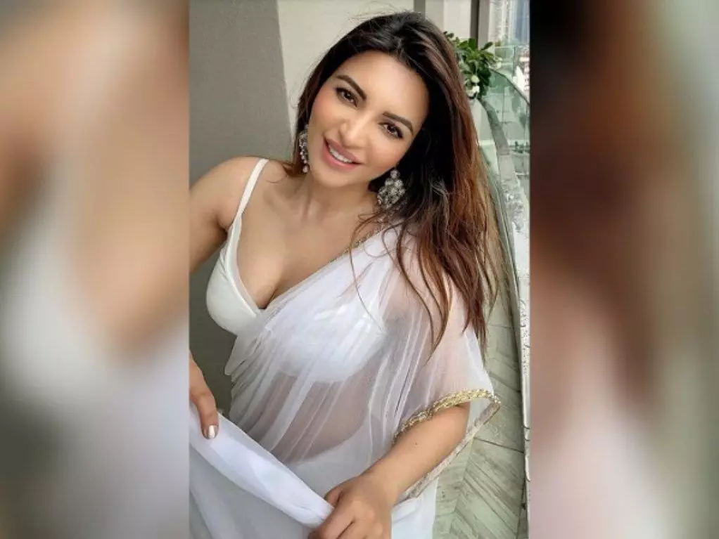 Shama Sikander Bikini Photo: शाम सिकंदर की बीच वाली बिकिनी Photo ने मचाया तहलका Shama Sikander Bikini Photo: शाम सिकंदर की बीच वाली बिकिनी Photo ने मचाया तहलका