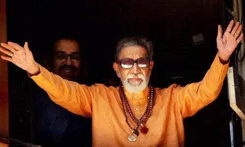 आज ही के दिन शिव सेना के संस्थापक बाला साहेब ठाकरे का हुआ था निधन, जानें कार्टूनिस्ट से किंगमेकर बनने का पूरा सफर