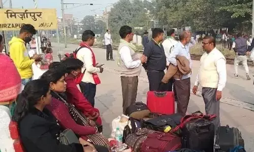 दर्दनाक हादसा: ट्रेन से कटकर महिला समेत 3 की मौत, शादी में शामिल होने आया था परिवार दर्दनाक हादसा: ट्रेन से कटकर महिला समेत 3 की मौत, शादी में शामिल होने आया था परिवार