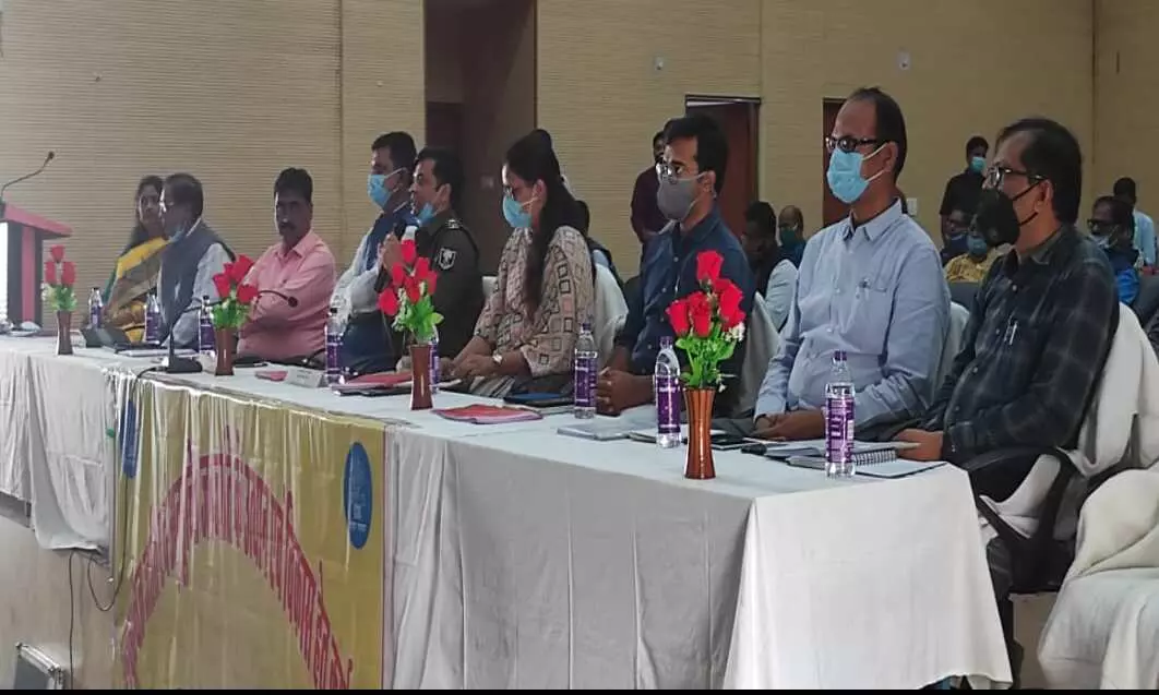 प्रत्येक विभाग की योजनाओं का लाभ समाज के अंतिम व्यक्ति तक पहुंचे:डीएम प्रत्येक विभाग की योजनाओं का लाभ समाज के अंतिम व्यक्ति तक पहुंचे:डीएम
