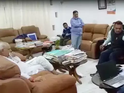 बिहार में भ्रष्टाचार को लेकर अभी तक की सबसे छापेमारी बिहार में भ्रष्टाचार को लेकर अभी तक की सबसे छापेमारी