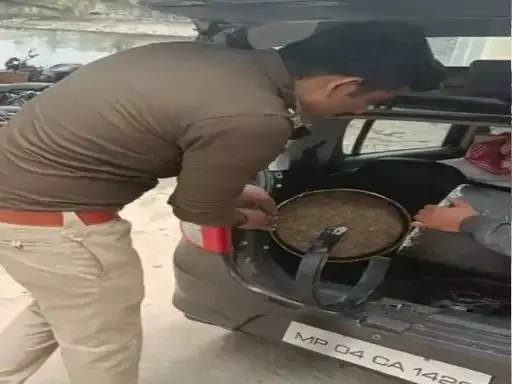 तस्करी के तरीके जानकार पुलिस दंग, 65 किलो गांजे के साथ 5 तस्कर गिरफ्तार तस्करी के तरीके जानकार पुलिस दंग, 65 किलो गांजे के साथ 5 तस्कर गिरफ्तार