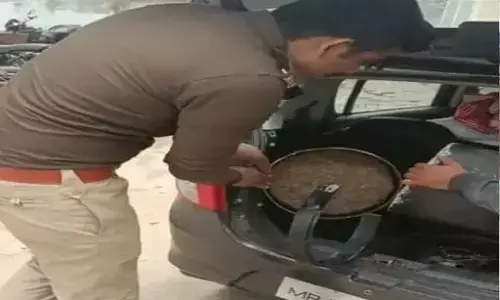 तस्करी के तरीके जानकार पुलिस दंग, 65 किलो गांजे के साथ 5 तस्कर गिरफ्तार तस्करी के तरीके जानकार पुलिस दंग, 65 किलो गांजे के साथ 5 तस्कर गिरफ्तार