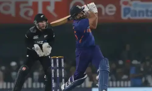 शाहिद अफरीदी के छक्कों का बड़ा रिकॉर्ड, रोहित शर्मा ने तोड़ा, ऐसा करने वाले बने पहले भारतीय