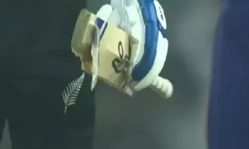 देखें वीडियो: भुवनेश्वर की गेंद पर जेम्स नीशम का टूटा बल्ला, हैरान रह गया न्यूजीलैंड बल्लेबाज