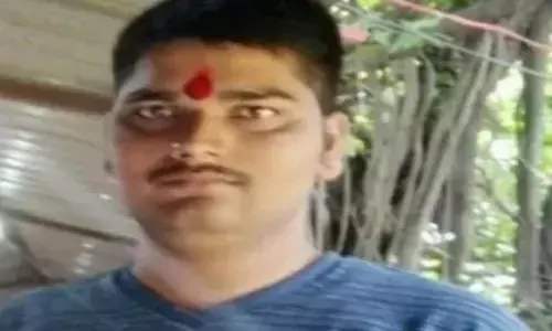 मुख्यमंत्री योगी की सुरक्षा में तैनात पुलिसकर्मी ने खुद को गोली से उड़ाया मुख्यमंत्री योगी की सुरक्षा में तैनात पुलिसकर्मी ने खुद को गोली से उड़ाया
