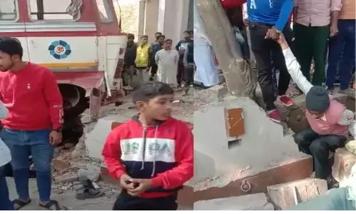 शामली में मकान में घुसी रोजवेज बस; 30 यात्री घायल शामली में मकान में घुसी रोजवेज बस; 30 यात्री घायल