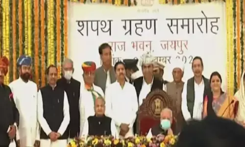 राजस्थान में मंत्रिमंडल विस्तार : 11 कैबिनेट मंत्री, 4 राज्यमंत्री बने अशोक गहलोत कैबिनेट का हिस्सा राजस्थान में मंत्रिमंडल विस्तार : 11 कैबिनेट मंत्री, 4 राज्यमंत्री बने अशोक गहलोत कैबिनेट का हिस्सा
