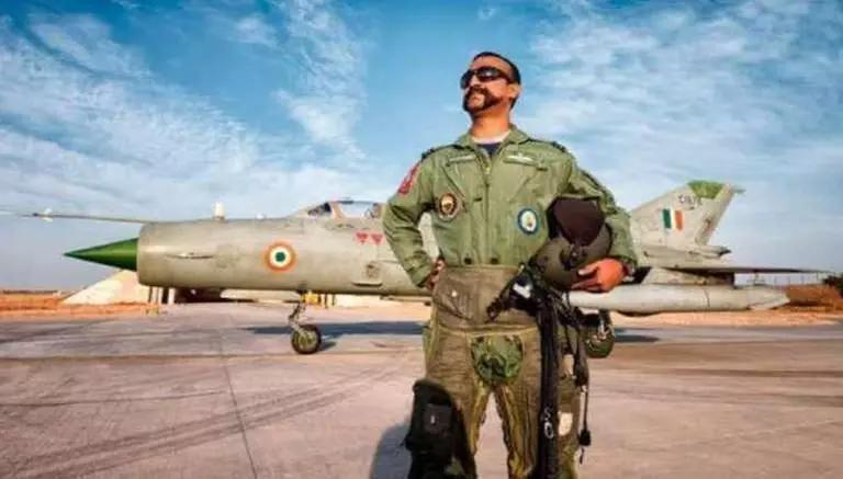 Balakot Airstrike: पाकिस्तान को घर में घुसकर धूल चटाने वाले विंग कमांडर अभिनंदन वीर चक्र से सम्मानित Balakot Airstrike: पाकिस्तान को घर में घुसकर धूल चटाने वाले विंग कमांडर अभिनंदन वीर चक्र से सम्मानित