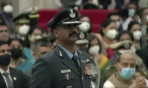 अभिनंदन वीर चक्र से सम्मानित, PAK का F-16 लड़ाकू विमान मार गिराने के लिए सम्मान